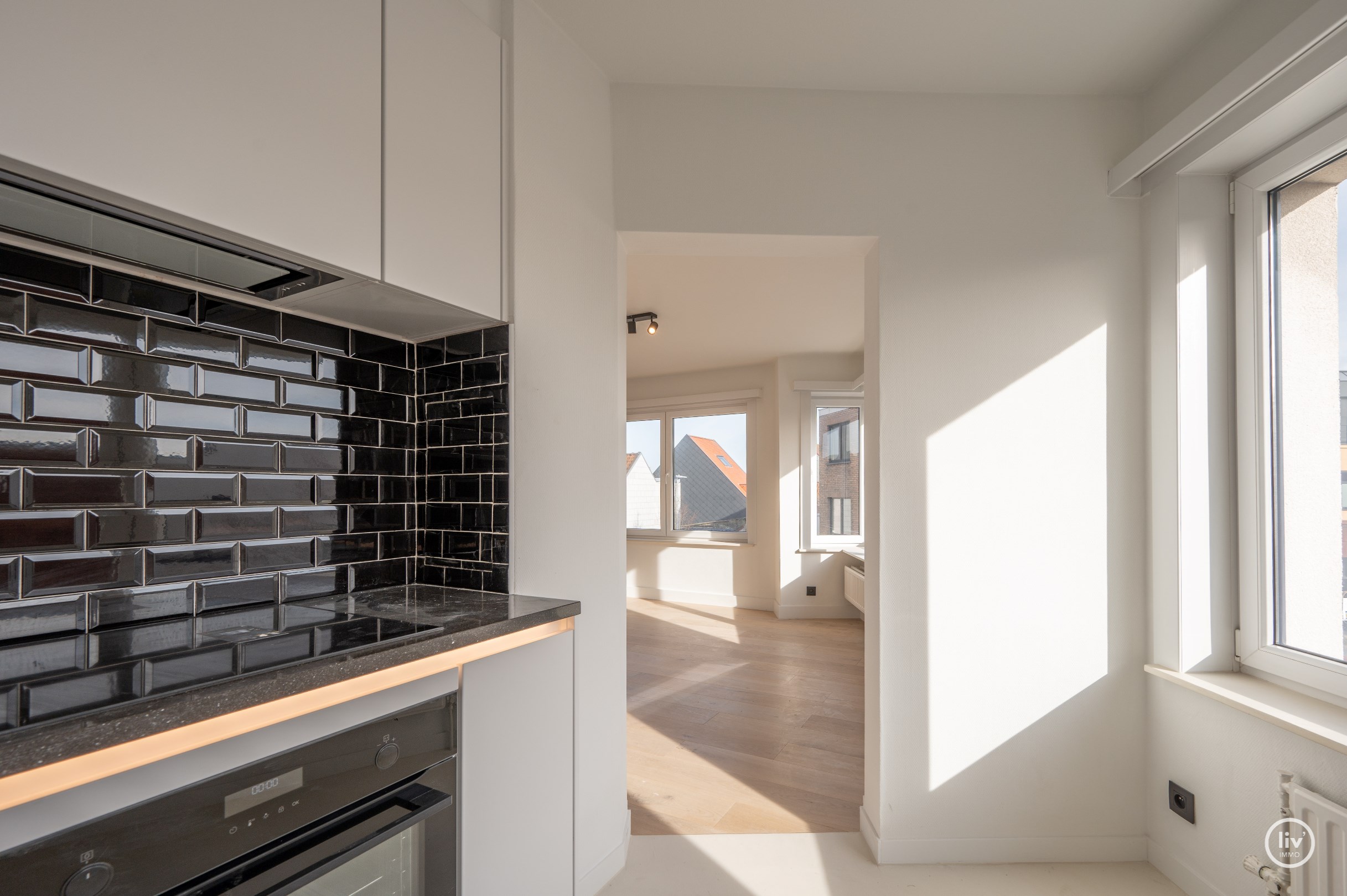 Appartement spacieux en angle situé près de l'avenue Lippens, de la gare et du Duinenwater. 