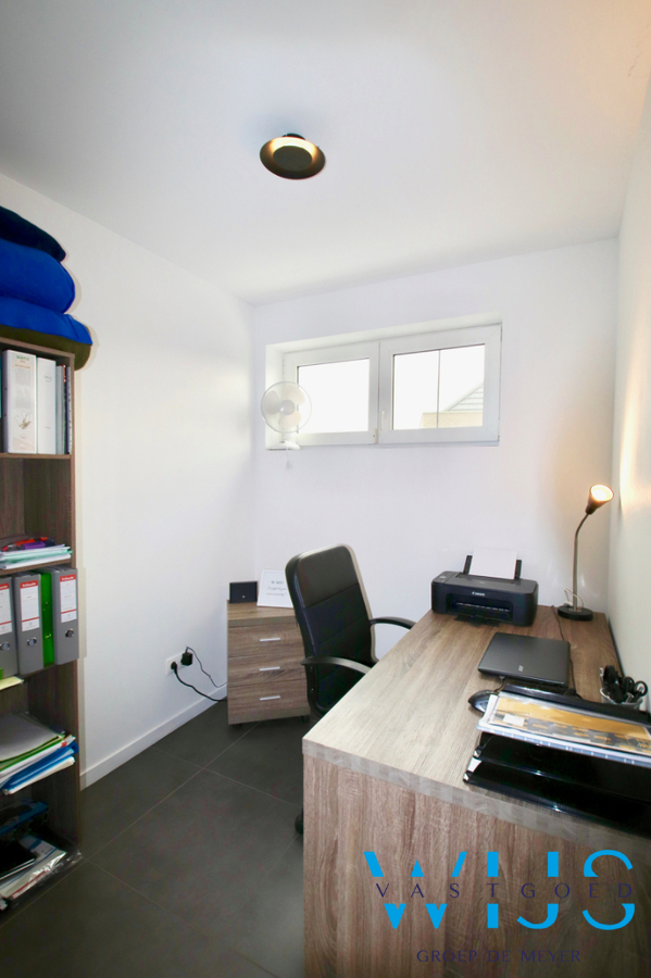 Recente ALLEENSTAANDE woning in hartje KLUIZEN 