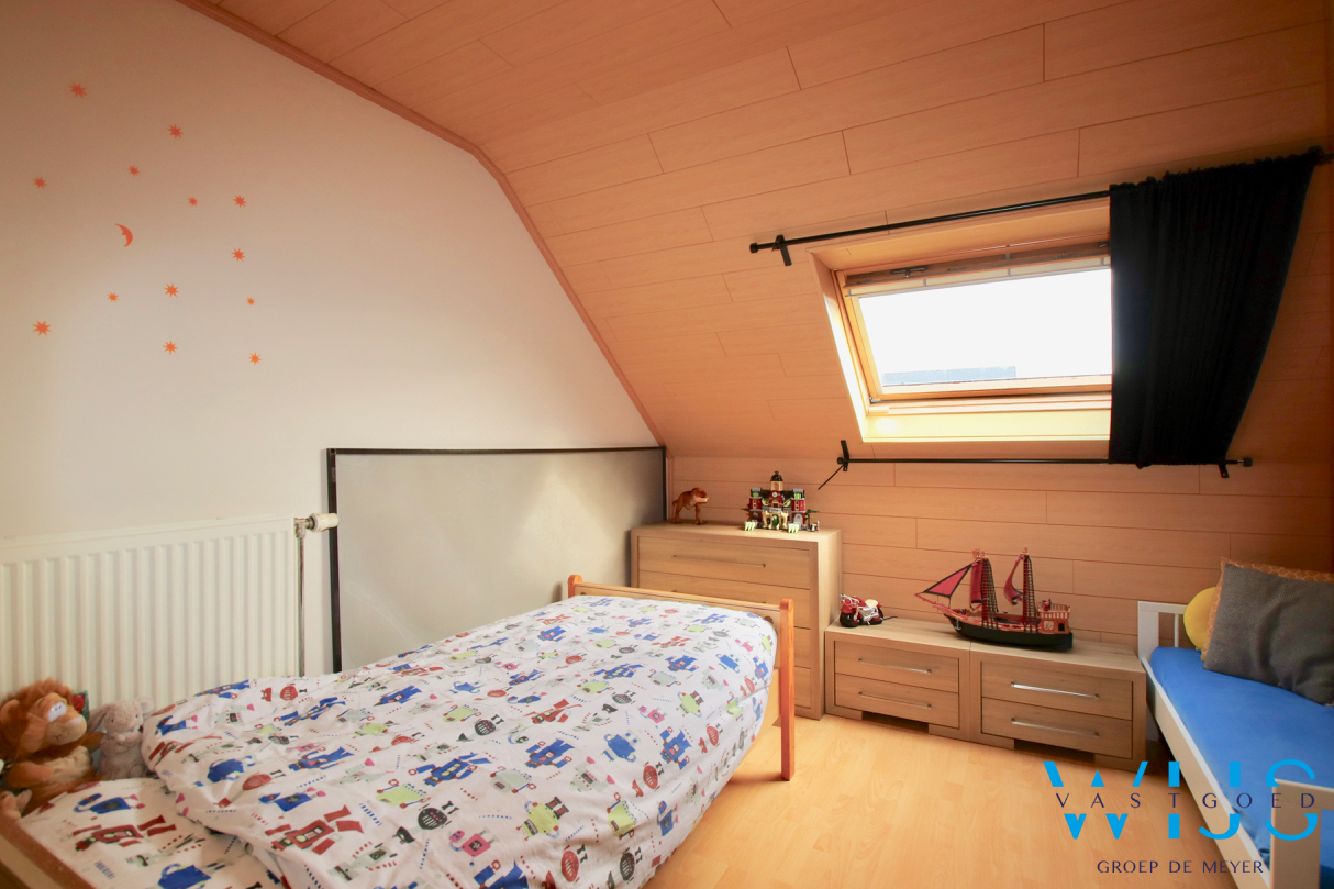 Instapklaar woonhuis in een rustige woonwijk te EEKLO ! 