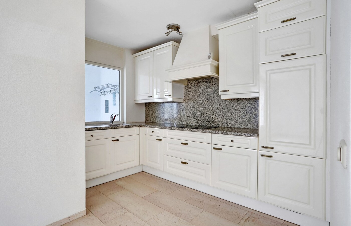 BINNENKORT IN VERKOOP 