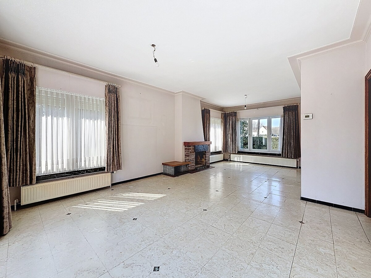 Sixties villa met opslagruimte/garage en zicht op Cotthem 