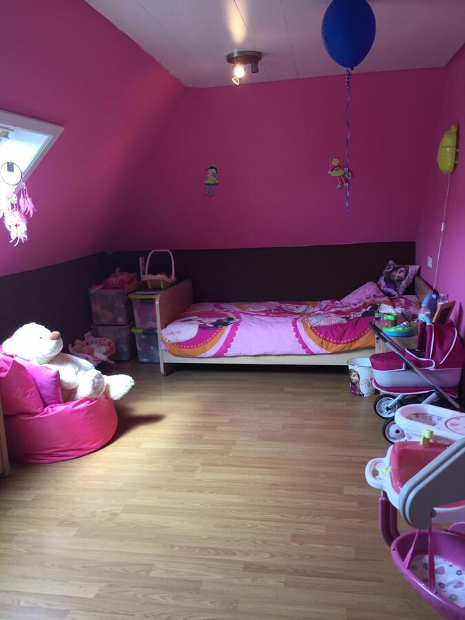 CENTRAAL GELEGEN RUIME HALF OPEN BEBOUWING MT MOOIE TUIN 