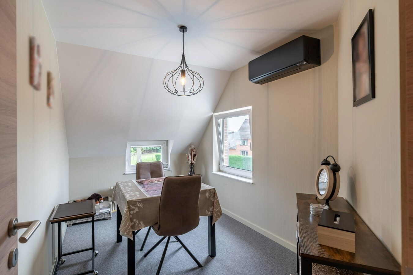 Gerenoveerde woning met tuin, garage en 3 slaapkamers in Opglabbeek - Perceeloppervlakte 684.00 - Bewoonbare oppervlakte 160.00 - Zuidoostelijke tuinoriëntatie 