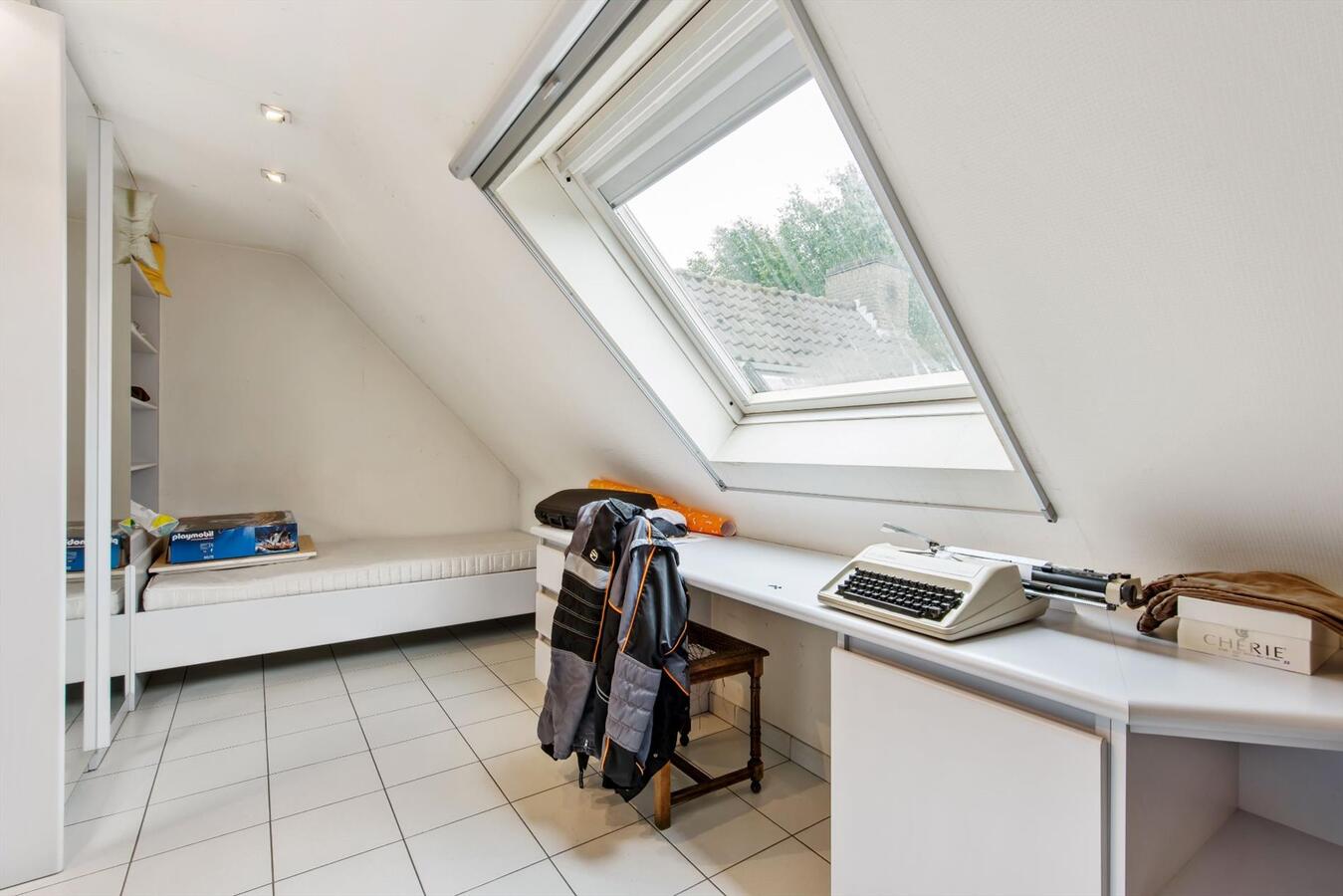Luxueuze villa met loods (600m²) op terrein van 2100 m² 