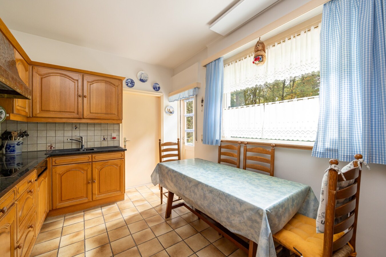 Klassieke villa op een perceel van 3.890 m² met een straatbreedte van 40 meter en Zuid-Oriëntatie te Schilde 