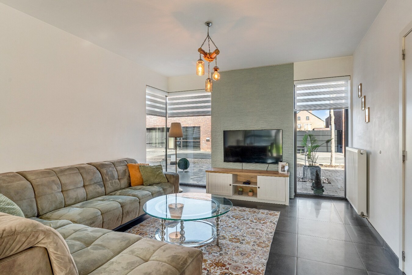 Duurzame gezinswoning met hedendaags energiecomfort, 3 slpk, ruim terras, tuin en achterliggende garage,. 