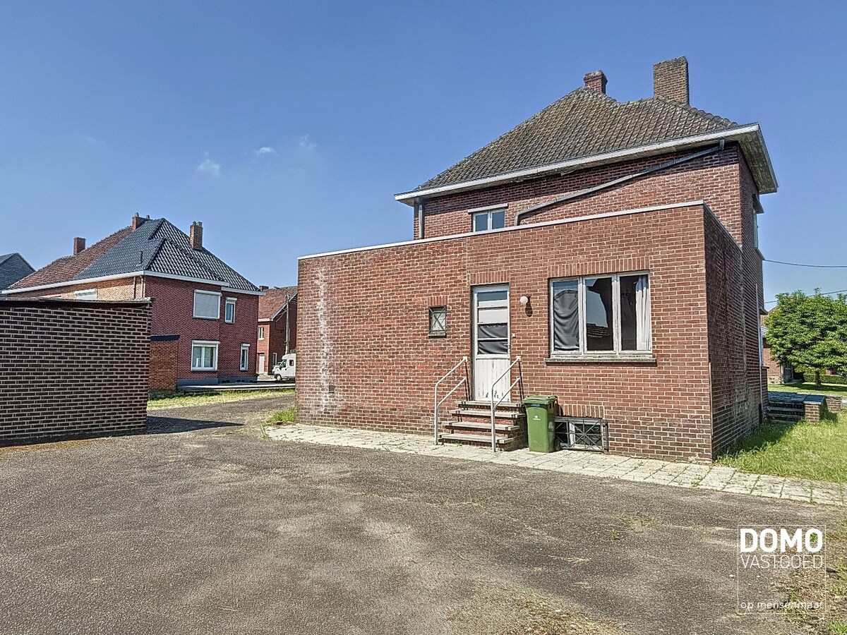 Te renoveren karaktervolle open bebouwing met tuin - mogelijkheid tot creëren extra half open bebouwing 