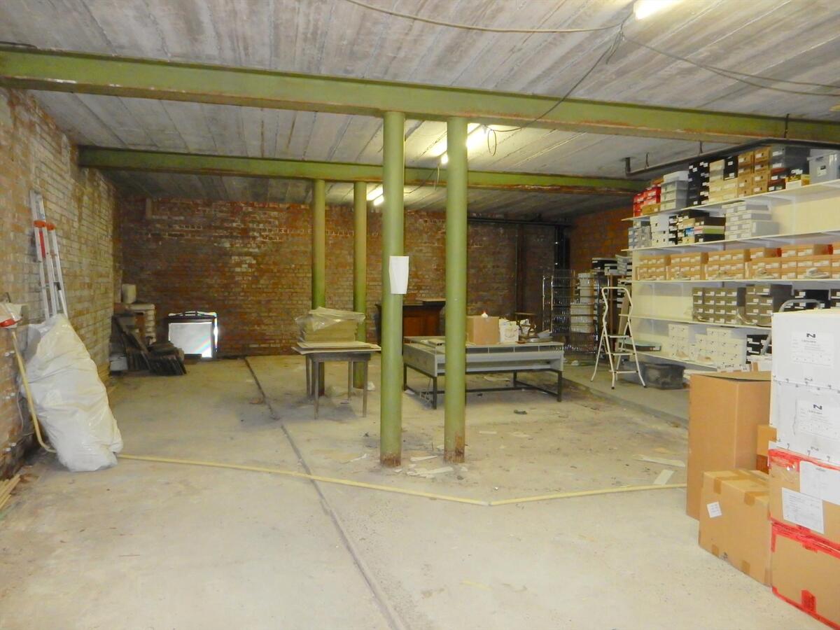 Prachtige handelszaak op commerciële ligging 