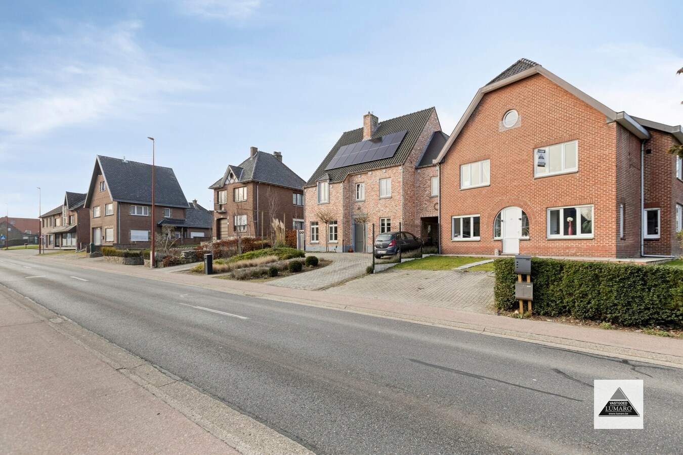 Gelijkvloers appartement met tuintje en parking 