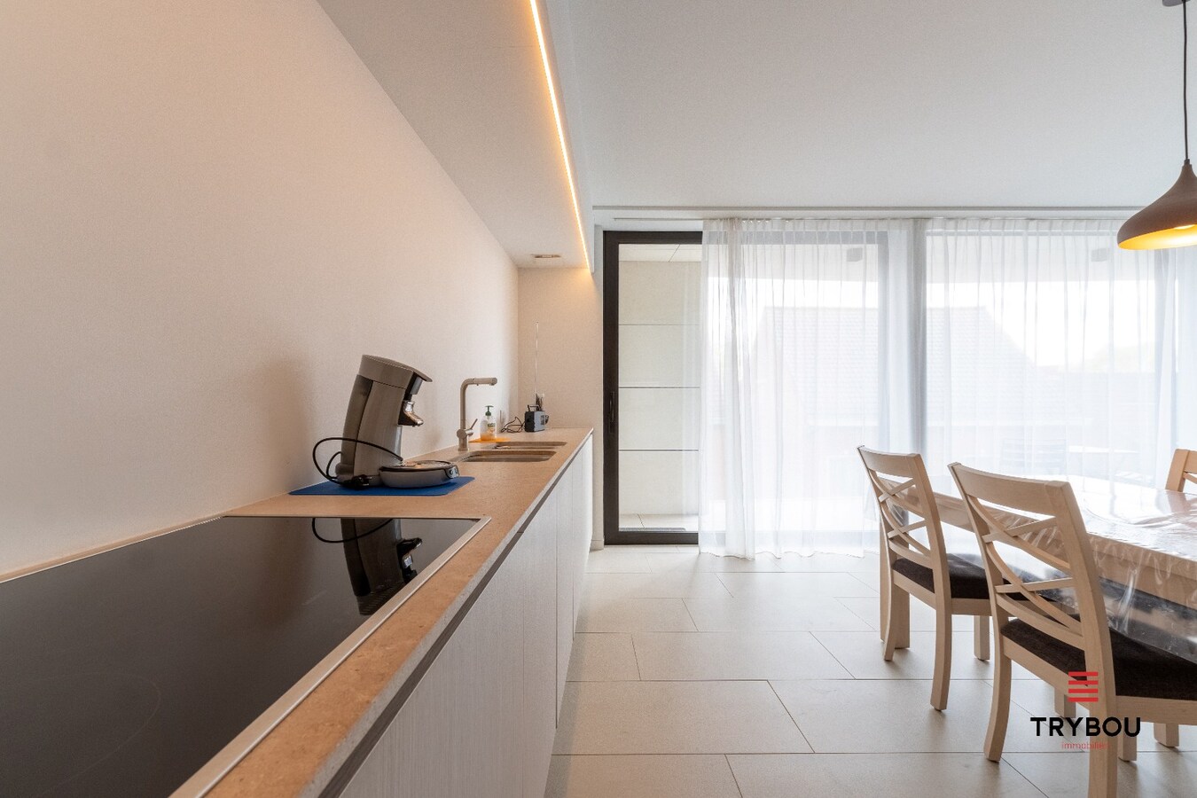 Appartement met 3 slaapkamers, garage en 2 staanplaatsen in Houthulst! 