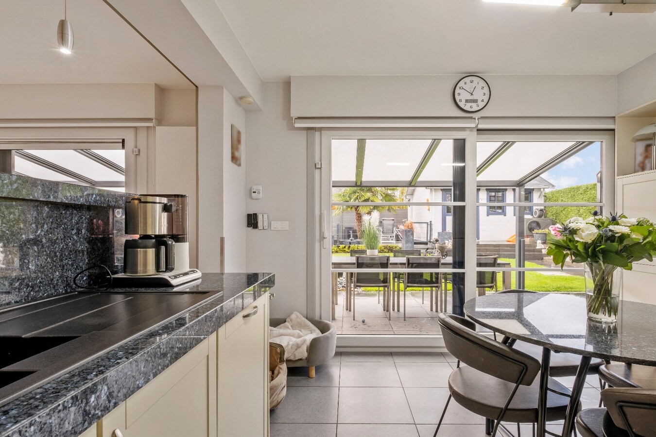 Unieke villa te Aalbeke met moderne voorzieningen en Zwembad! 