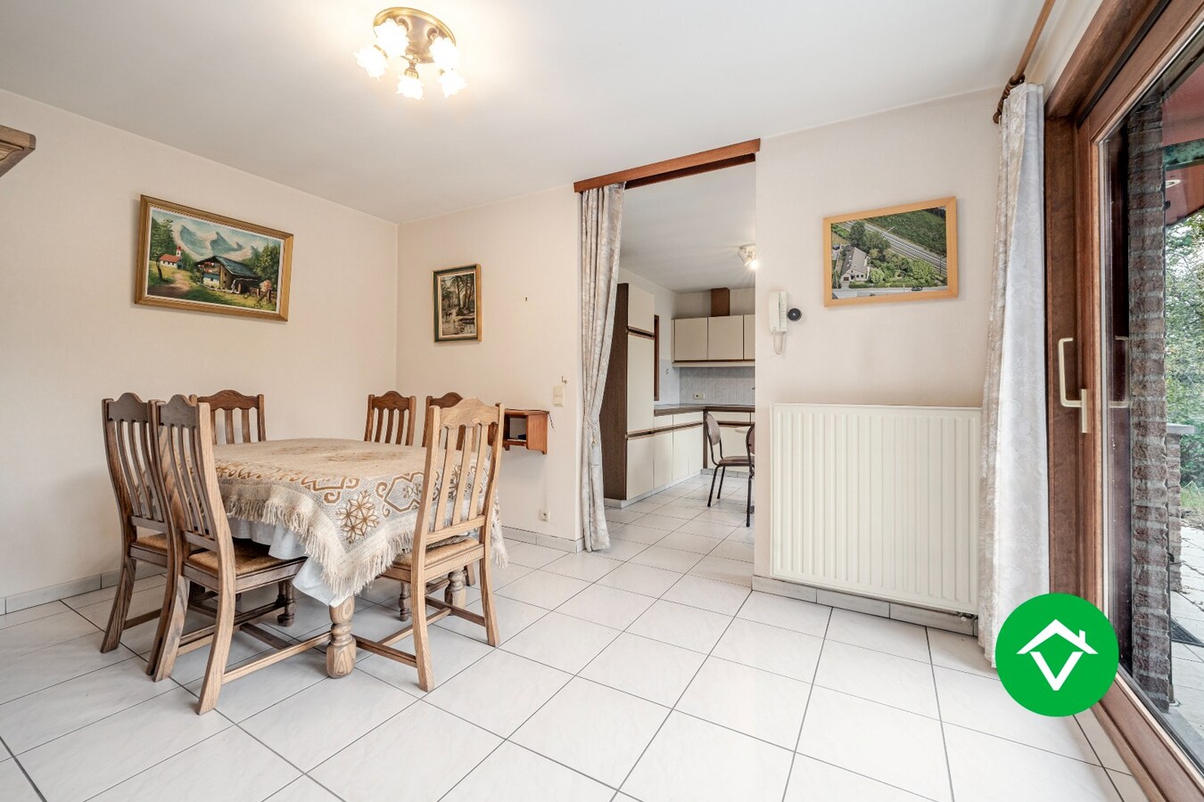 Charmante alleenstaande bungalow met zonnige tuin en garage in Torhout 