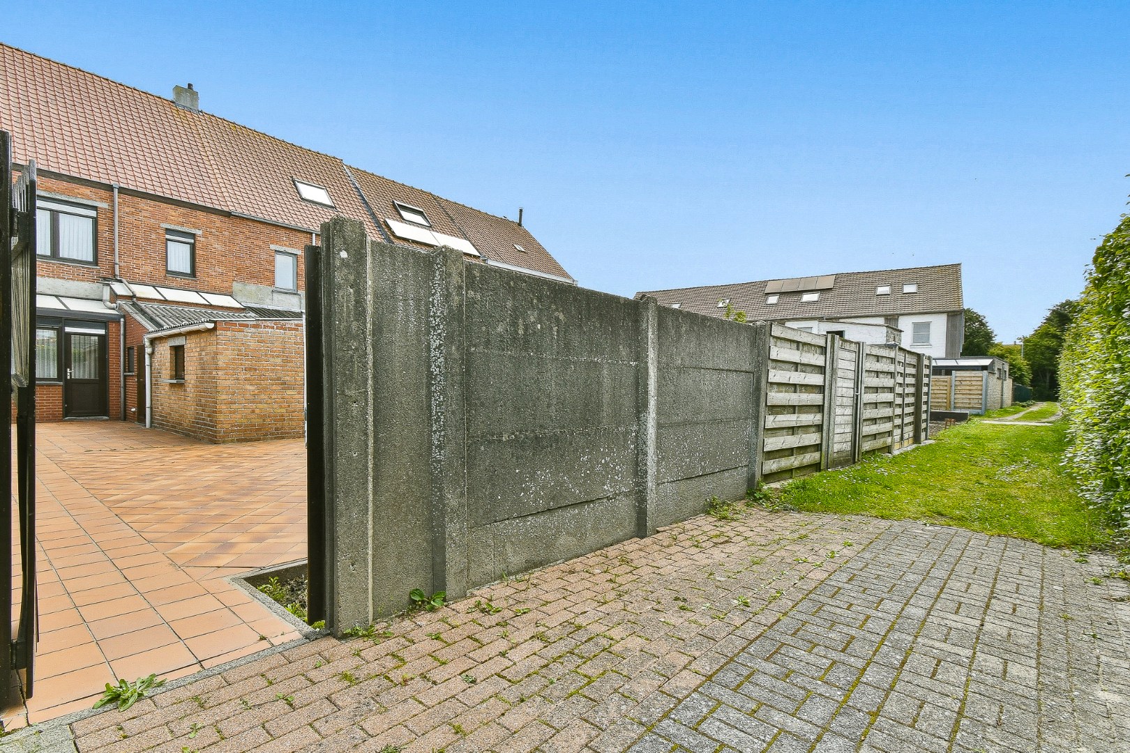 Rijwoning met veel potentieel op centrale ligging 