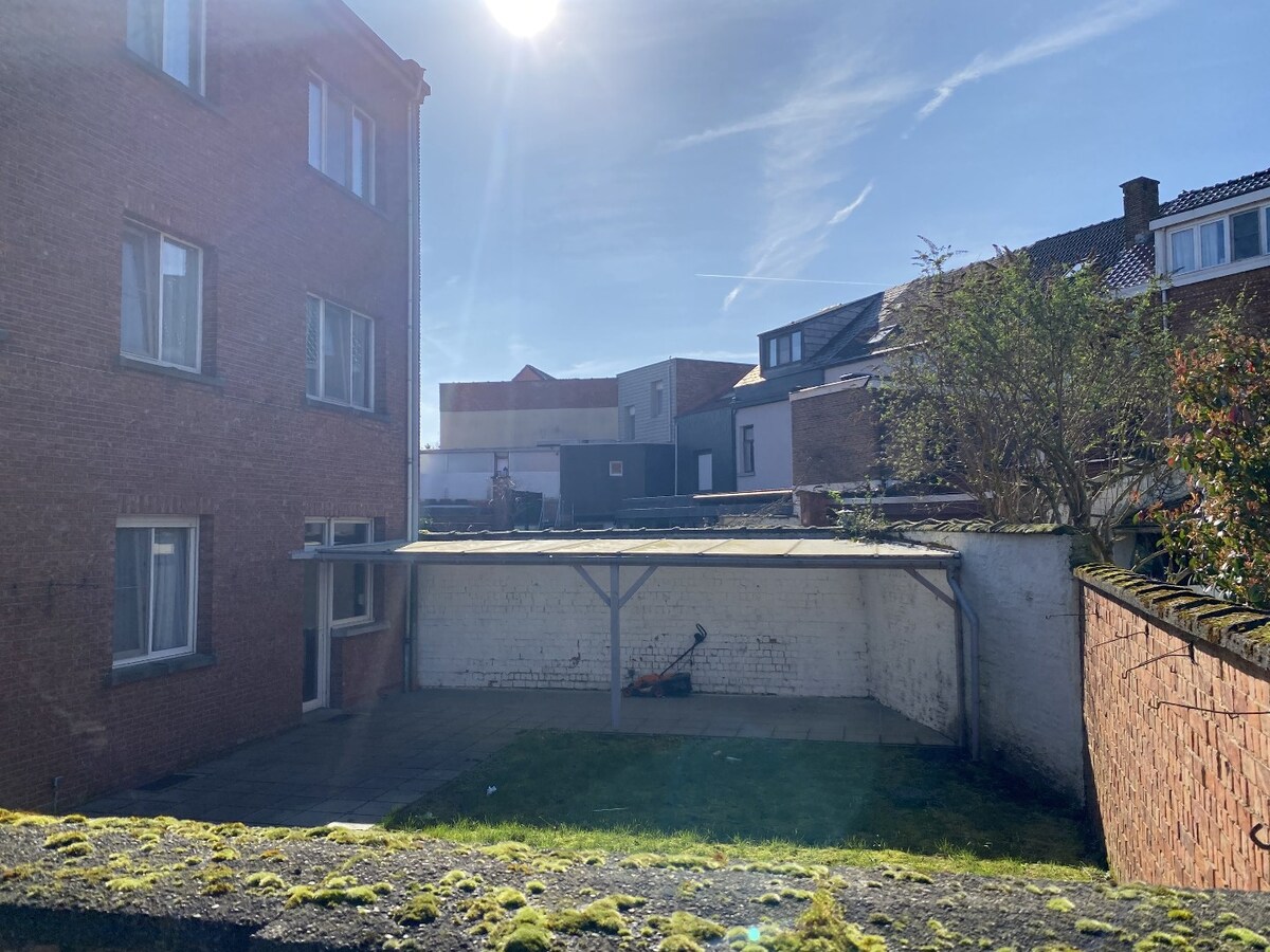 8 instapklare appartementen met 2/3 slaapkamers en 10 garages 