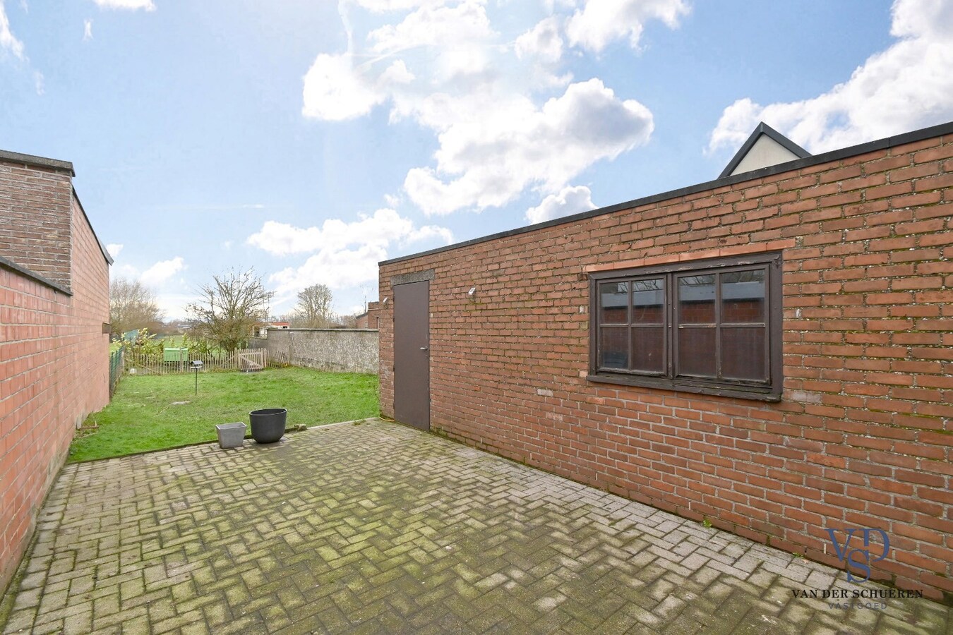 Degelijke Half Open Bebouwing 