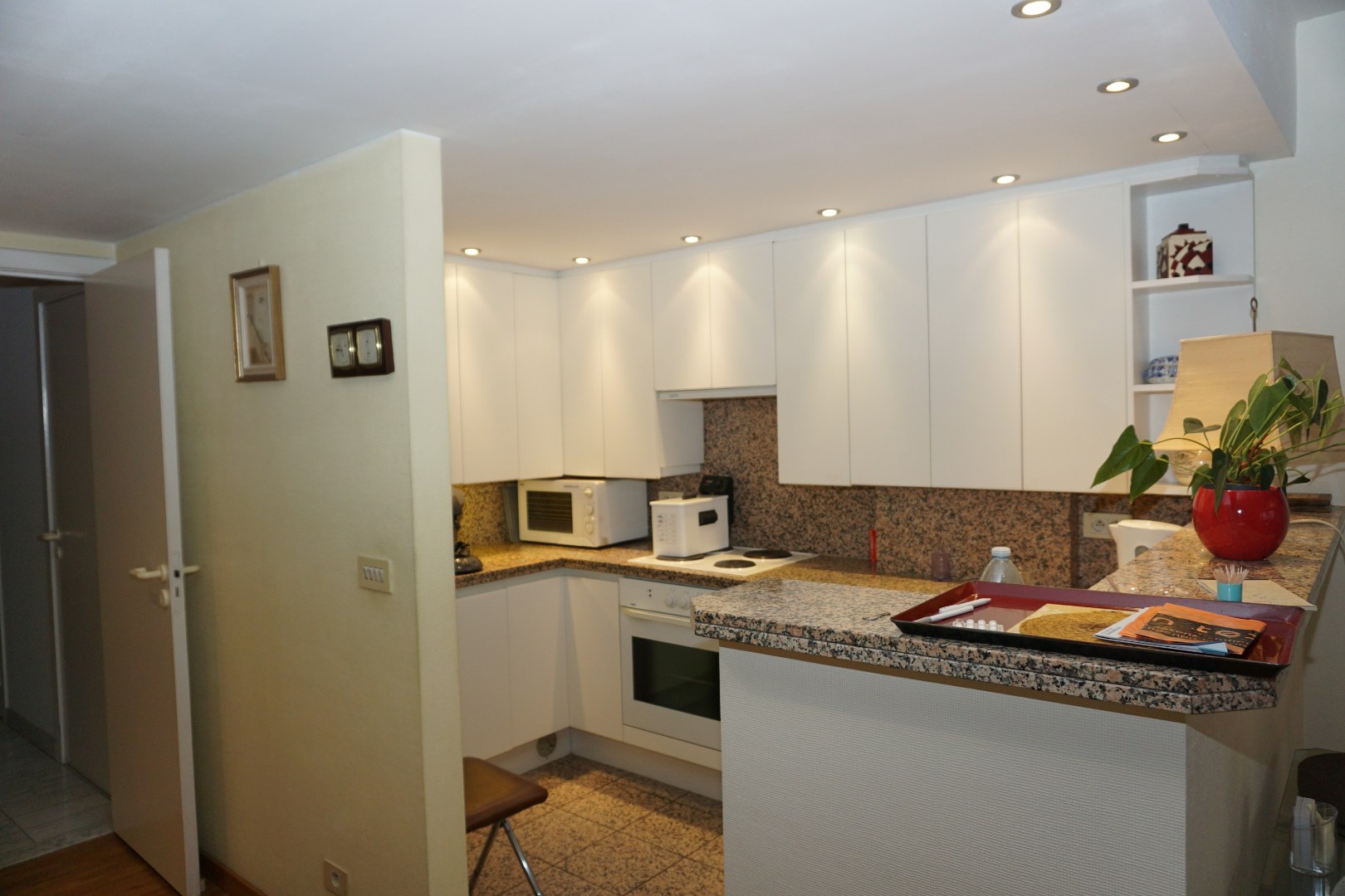 RUIM APPARTEMENT MET ZONNIGE TERRASSEN OP TOPLIGGING 
