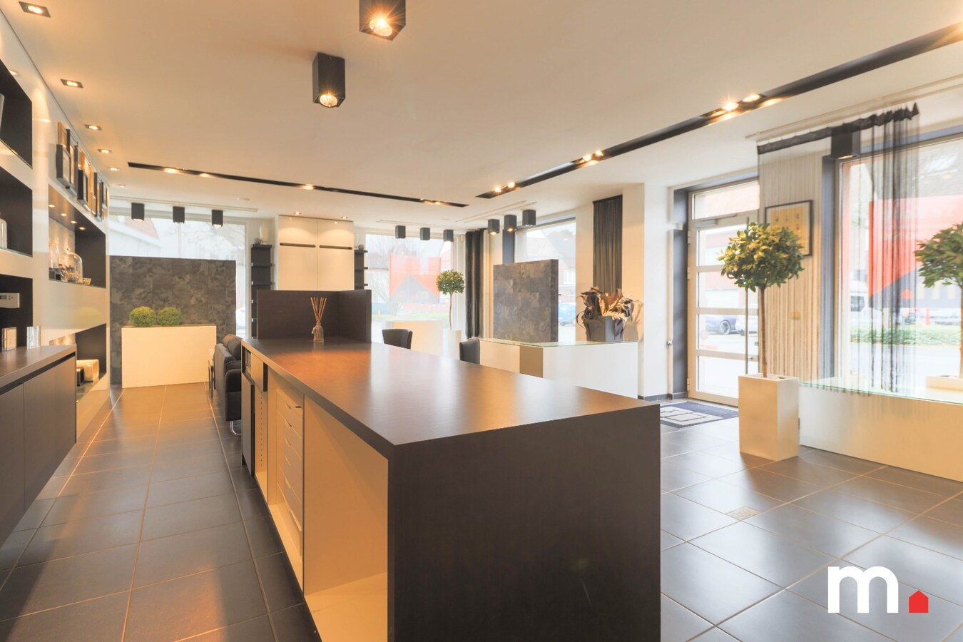 Handelspand met woonst te Heule ! 