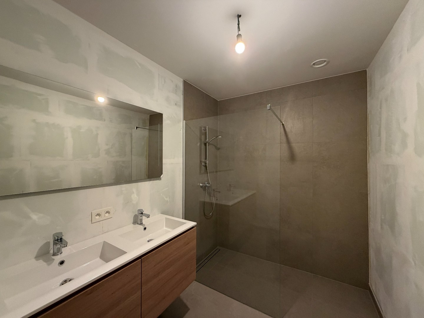 Nieuwbouwappartement met 2 slaapkamers te huur 