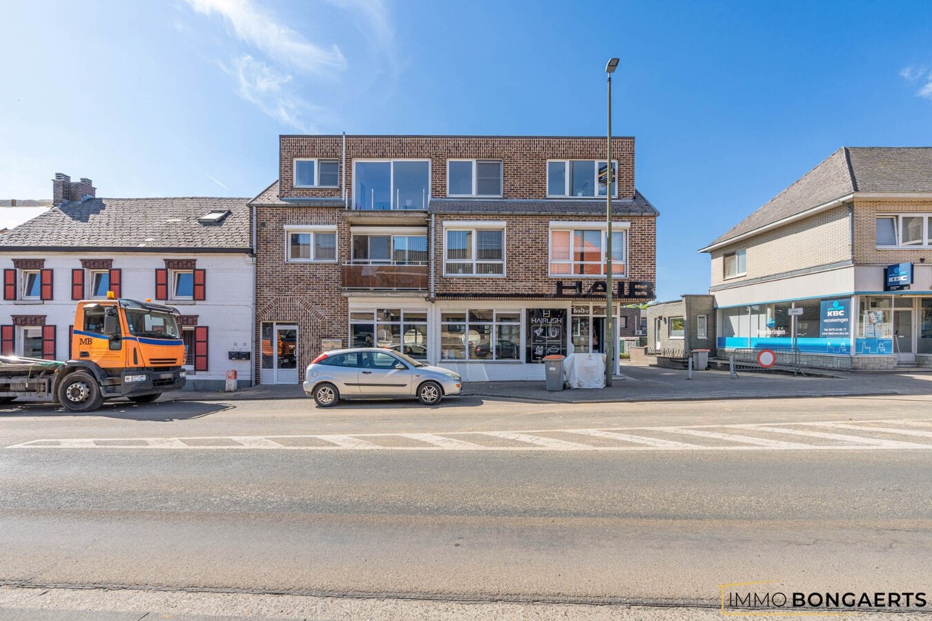 Gerenoveerd appartement met drie slaapkamers 