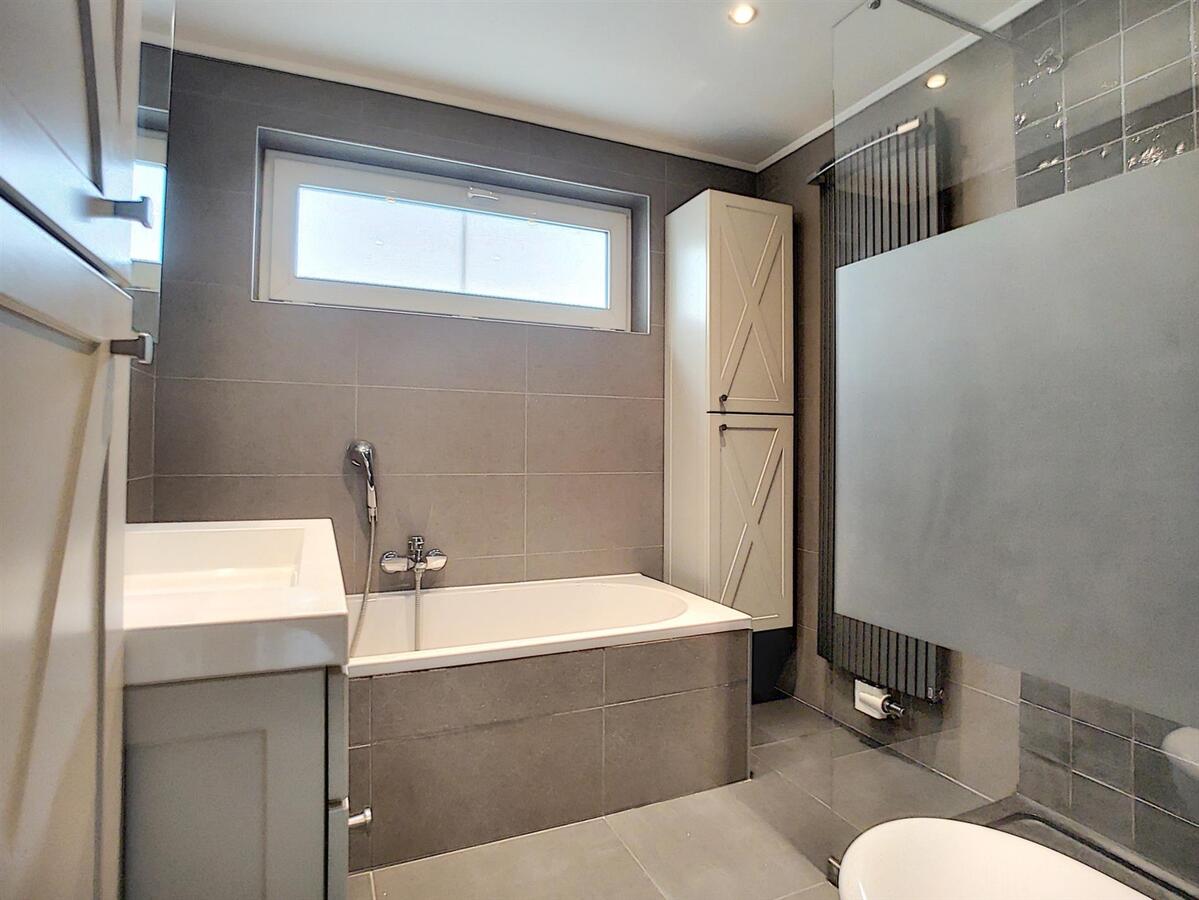 Mooie bel-étage met grote tuin en achteruitgang - Zeebrugge 