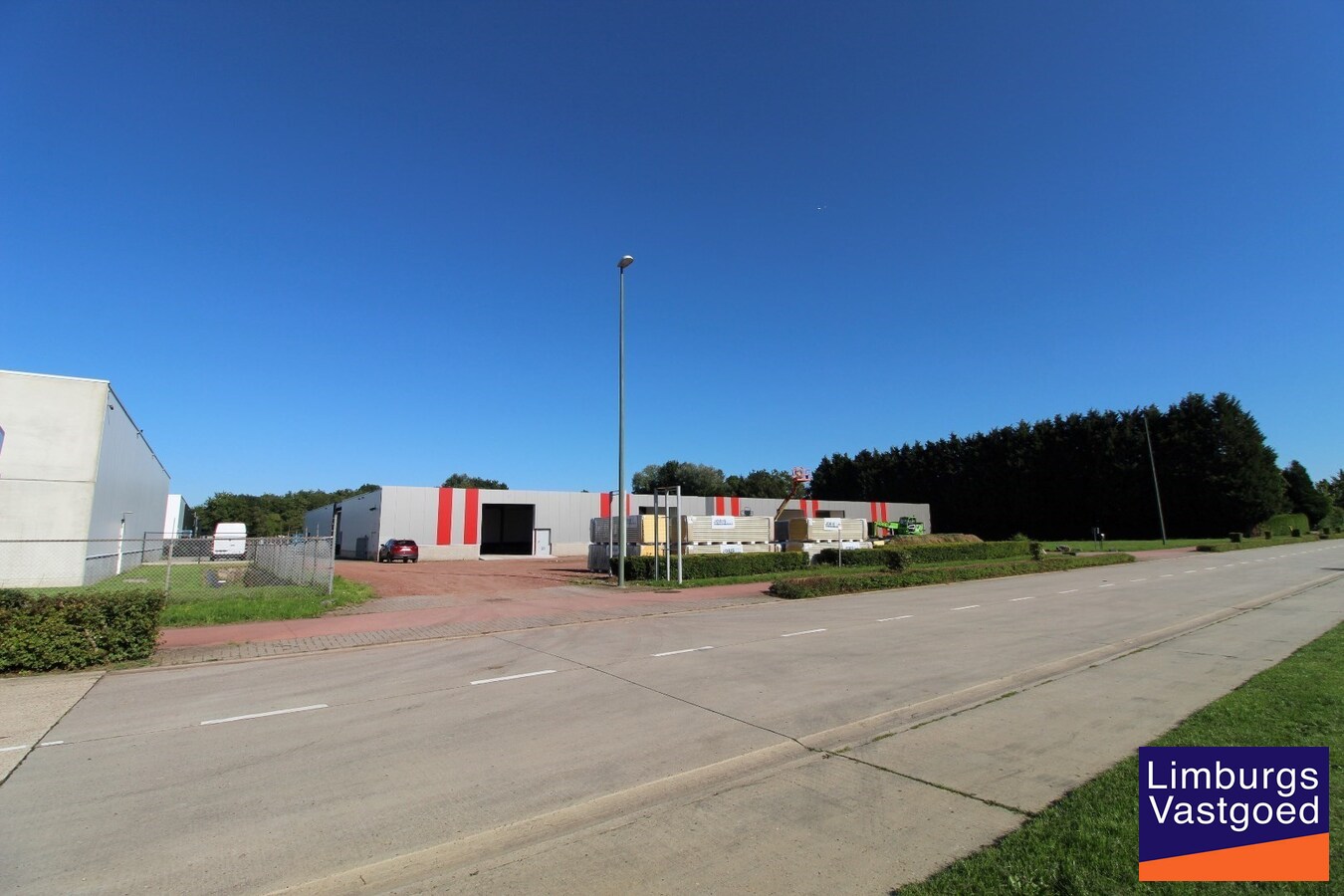 SLAKWEIDESTR. - KMO UNIT 11 - 204 m² - sectionaal poort - nabij E-314 