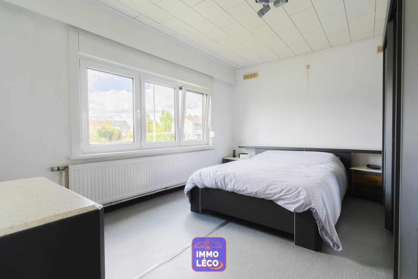 Maison 3 façades avec garage, parking et jardin ! 