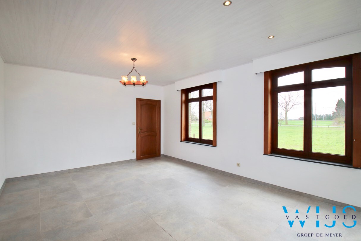 Centraal gelegen woonhuis met 4 slaapkamers te Kaprijke ! 