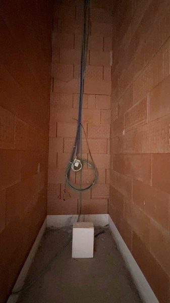 Nieuwbouw handelsgelijkvloers te koop in Deinze