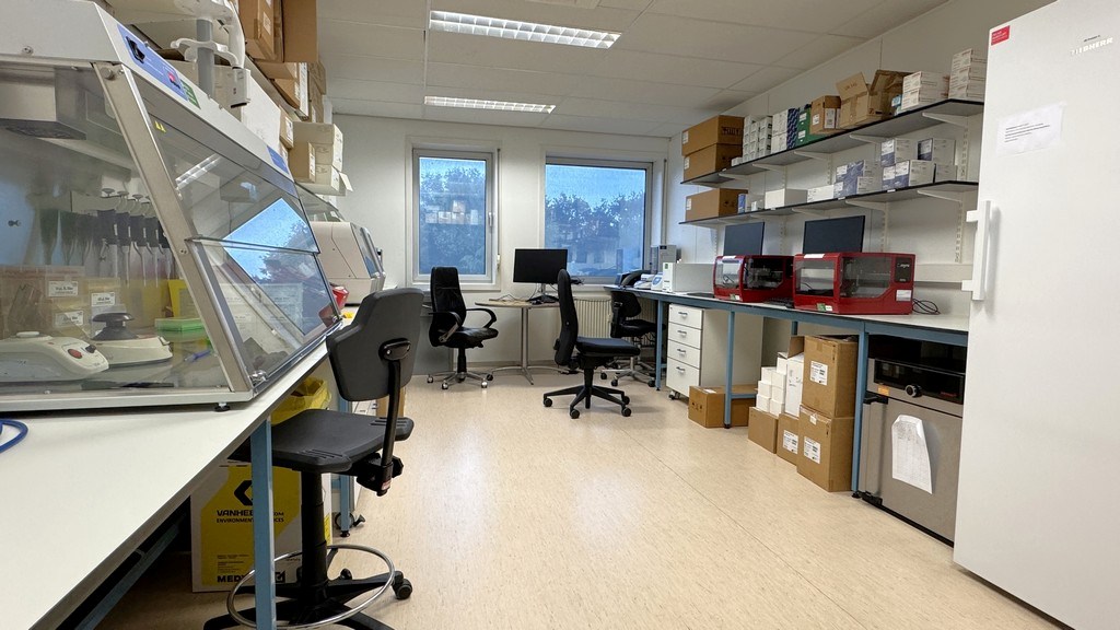 Kantoor/labo met klein magazijn te huur in Technologie-park Zwijnaarde