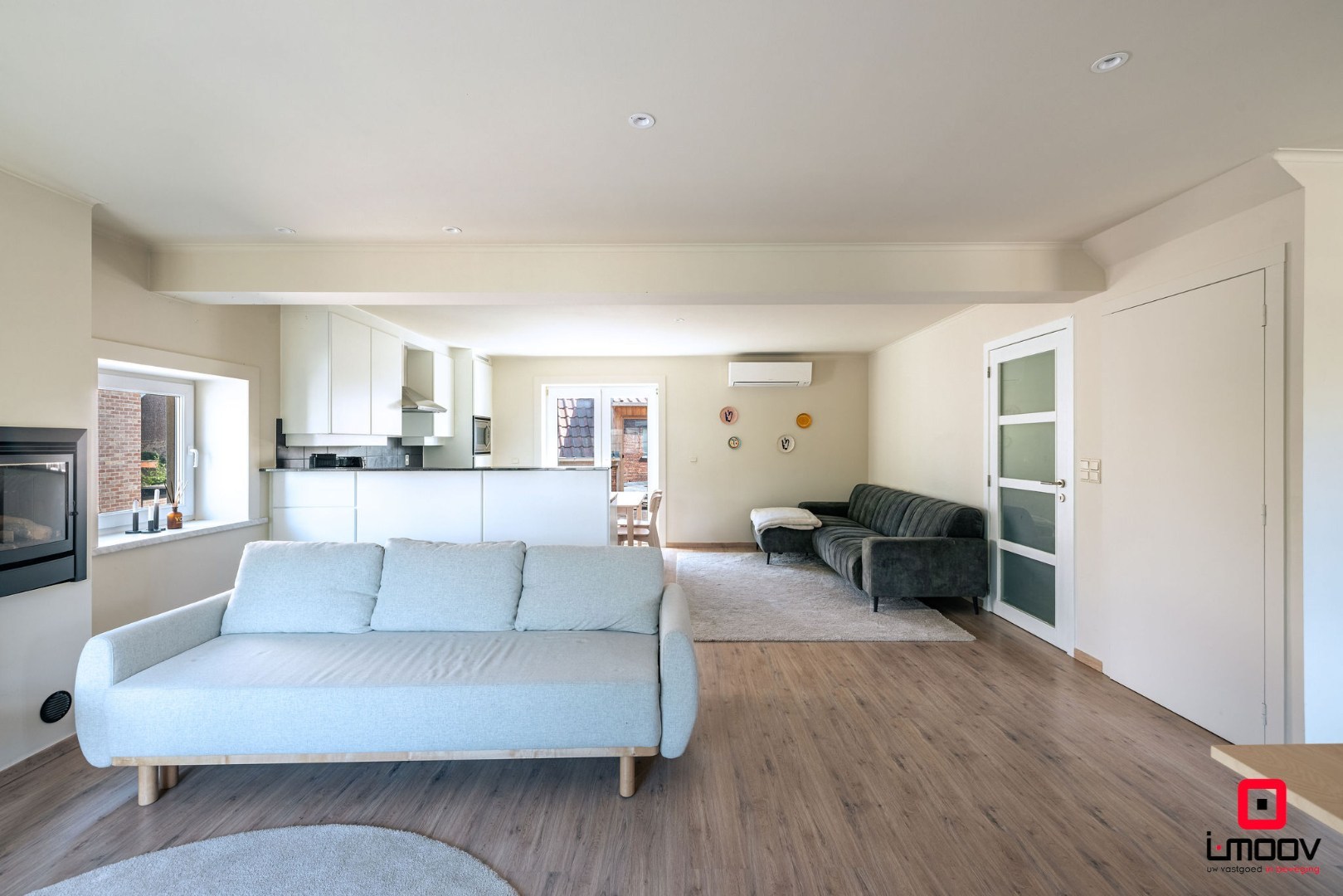 Instapklaar duplexappartement met ruim terras op centrale ligging te Wetteren 
