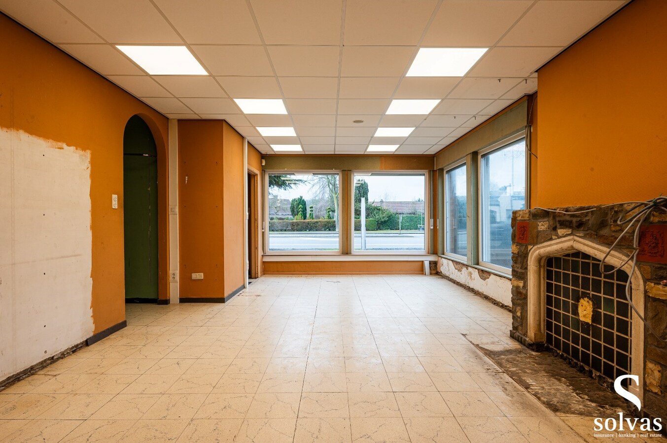 Handelswoning aan de N9 te Lovendegem! 