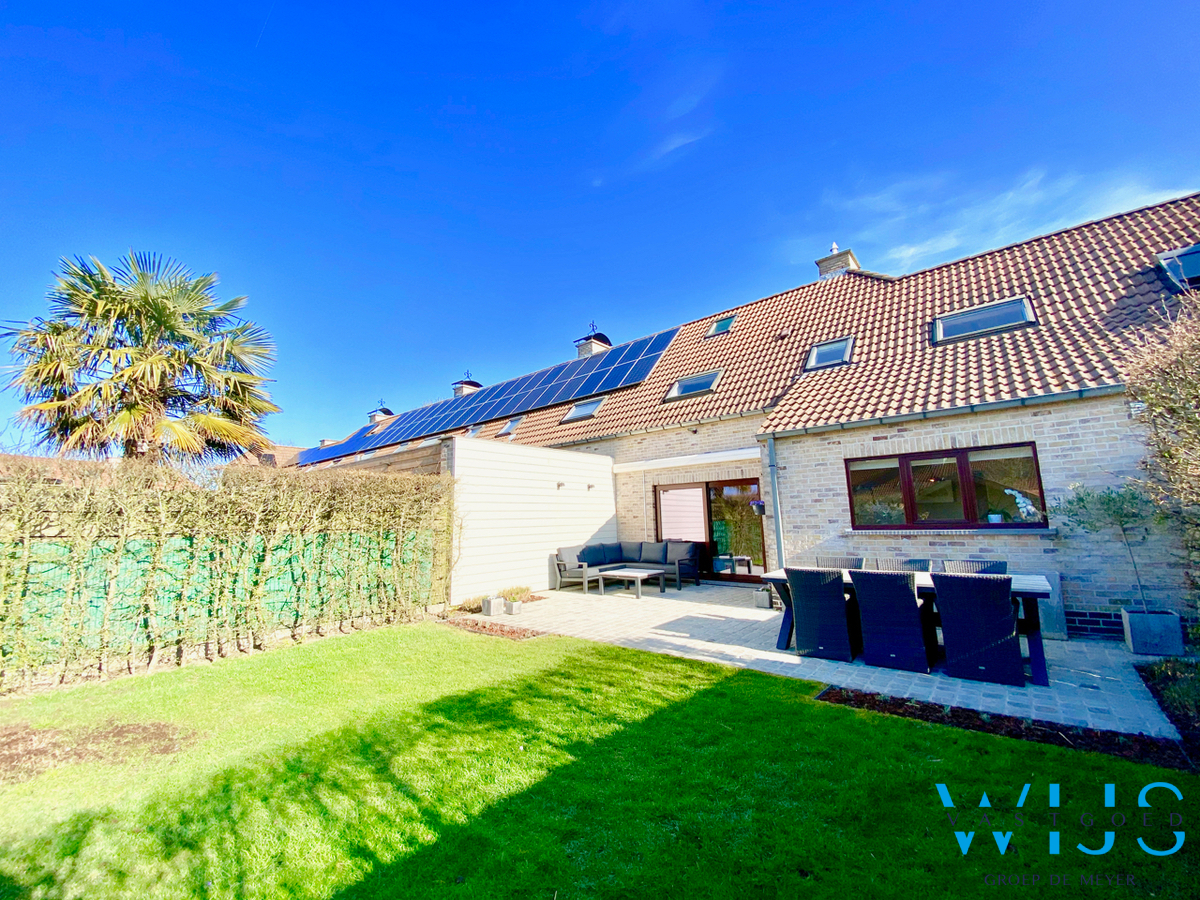 Prachtig instapklaar woonhuis in rustige woonwijk te EEKLO! 