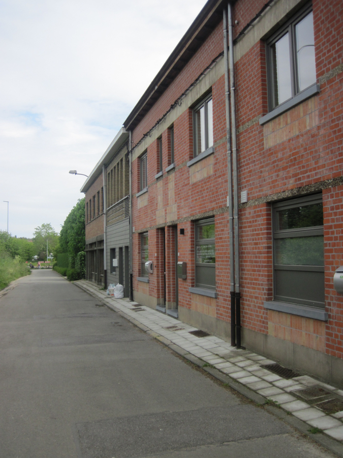 Recent vernieuwde rijwoning nabij de Schelde. 