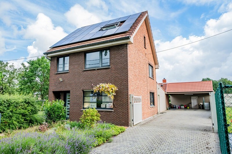 Aangenaam gezellig huis met met veel leefruimte 