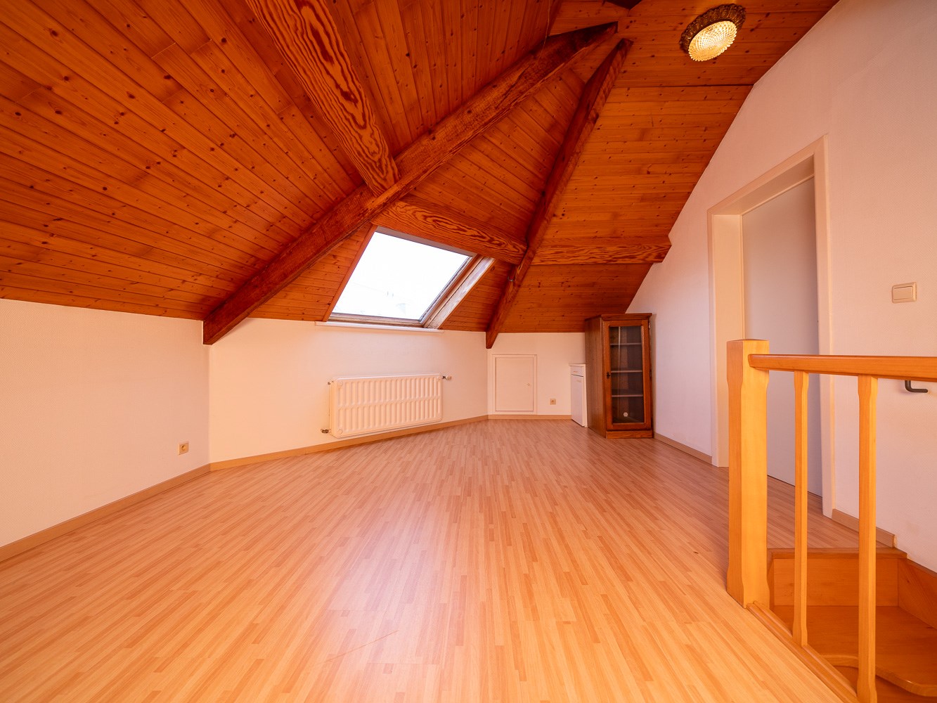 Veelzijdig hoekpand in het centrum van Schepdaal 