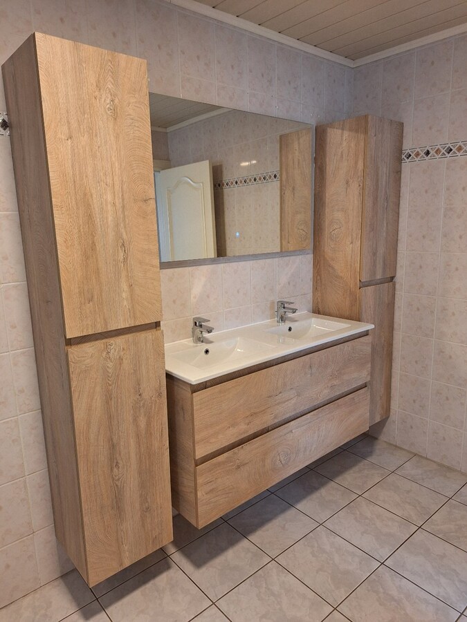 Vrijstaande, gelijkvloerse gezinswoning gelegen op een perceel van 6a18ca op een rustige locatie nabij het centrum van Neeroeteren! 