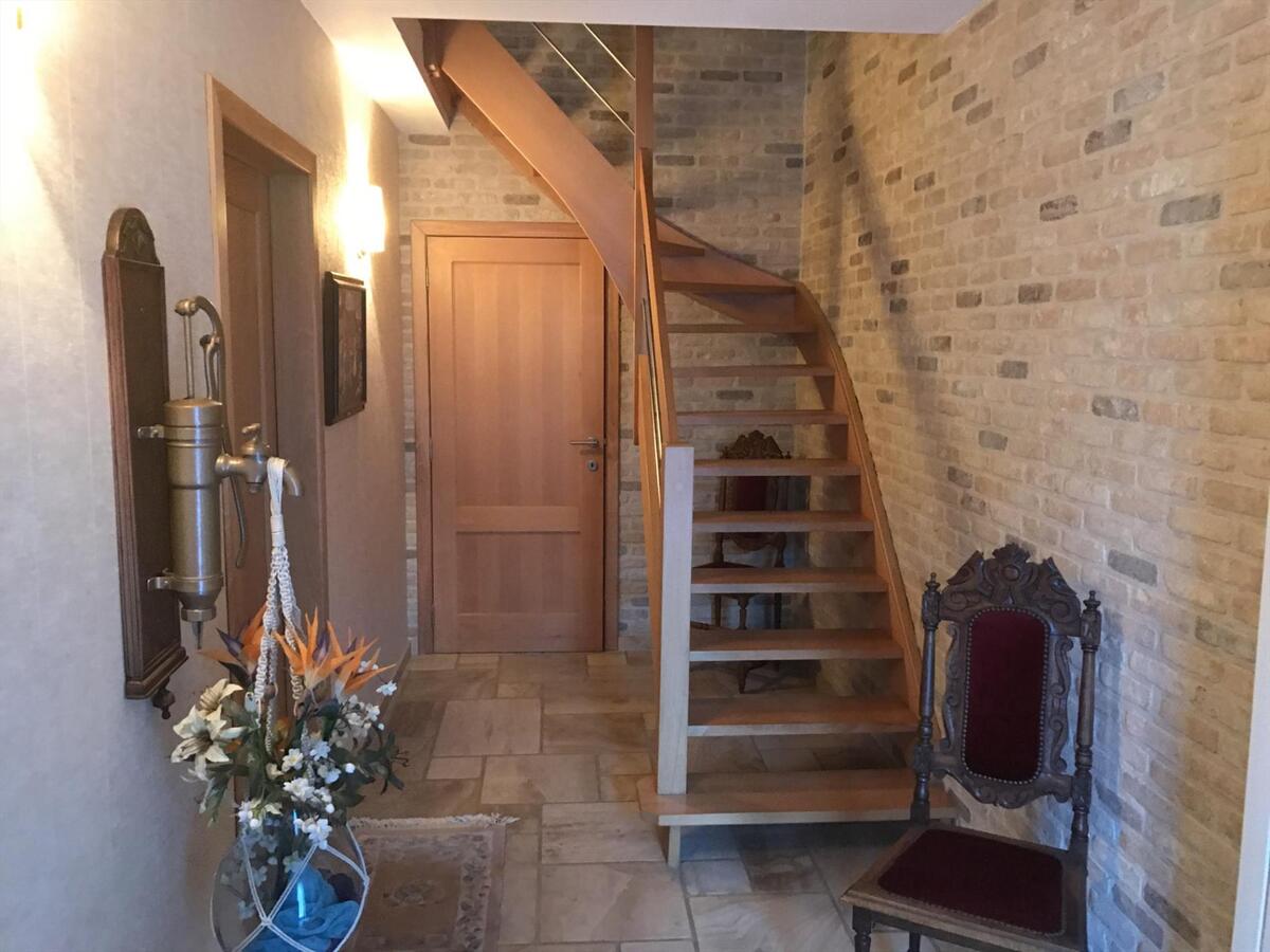 PRACHTIGE BEL-ETAGE WONING TE BREDENE DORP 