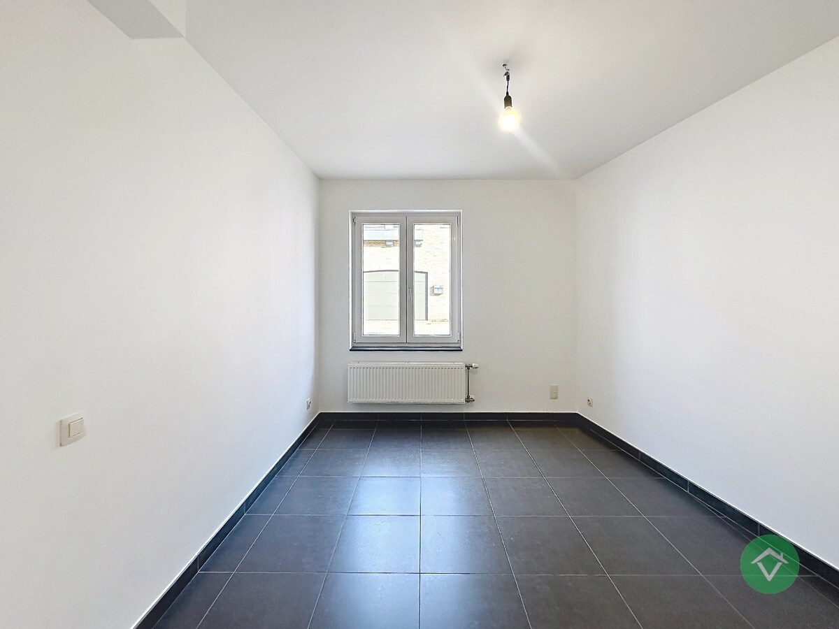 Instapklaar gelijkvloers appartement met staanplaats te Gistel 