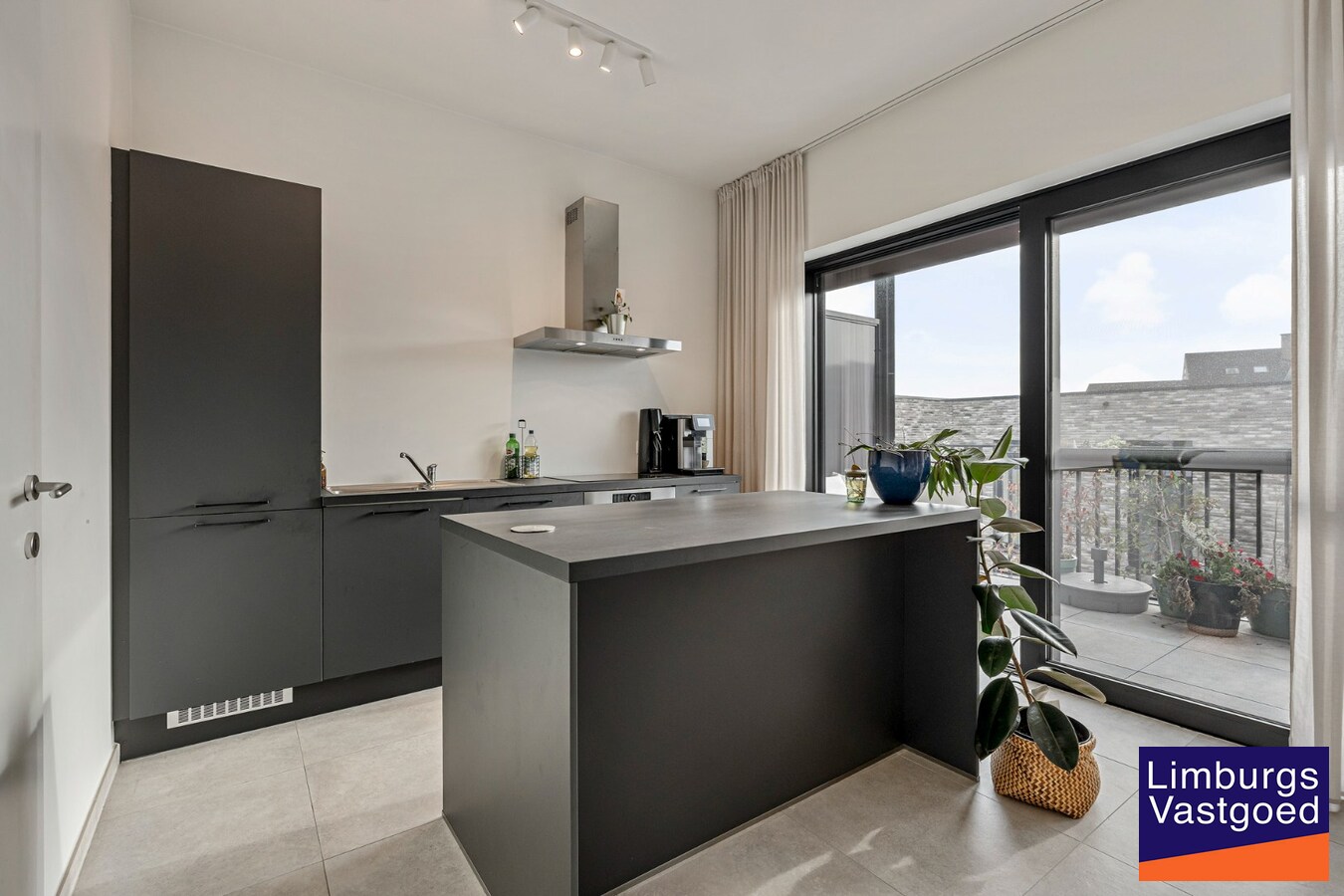 Lichtrijk BEN-appartement, 1 slpk, met ruim terras op toplocatie! 