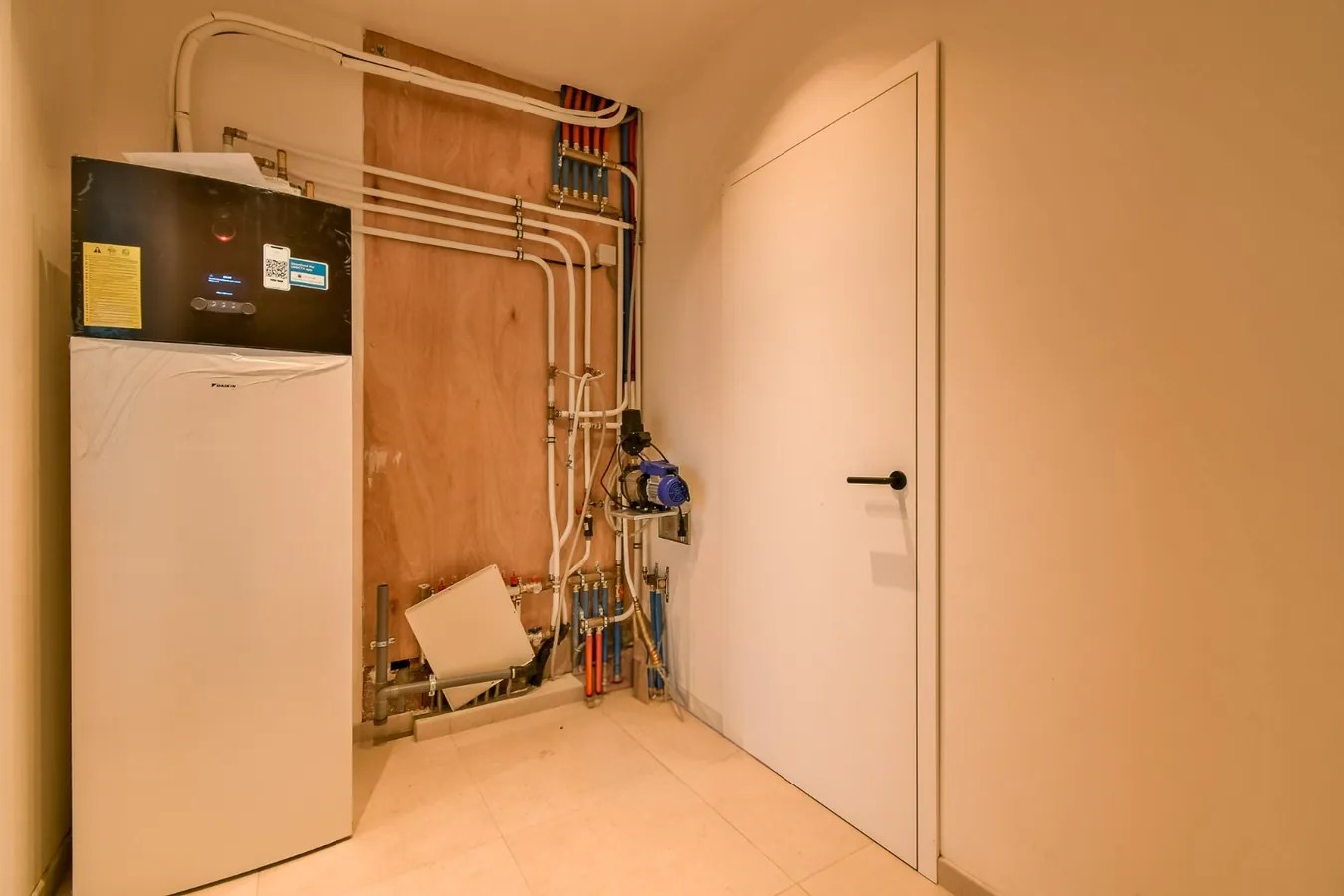Ruime afgewerkte nieuwbouwwoning met landelijk zicht! 