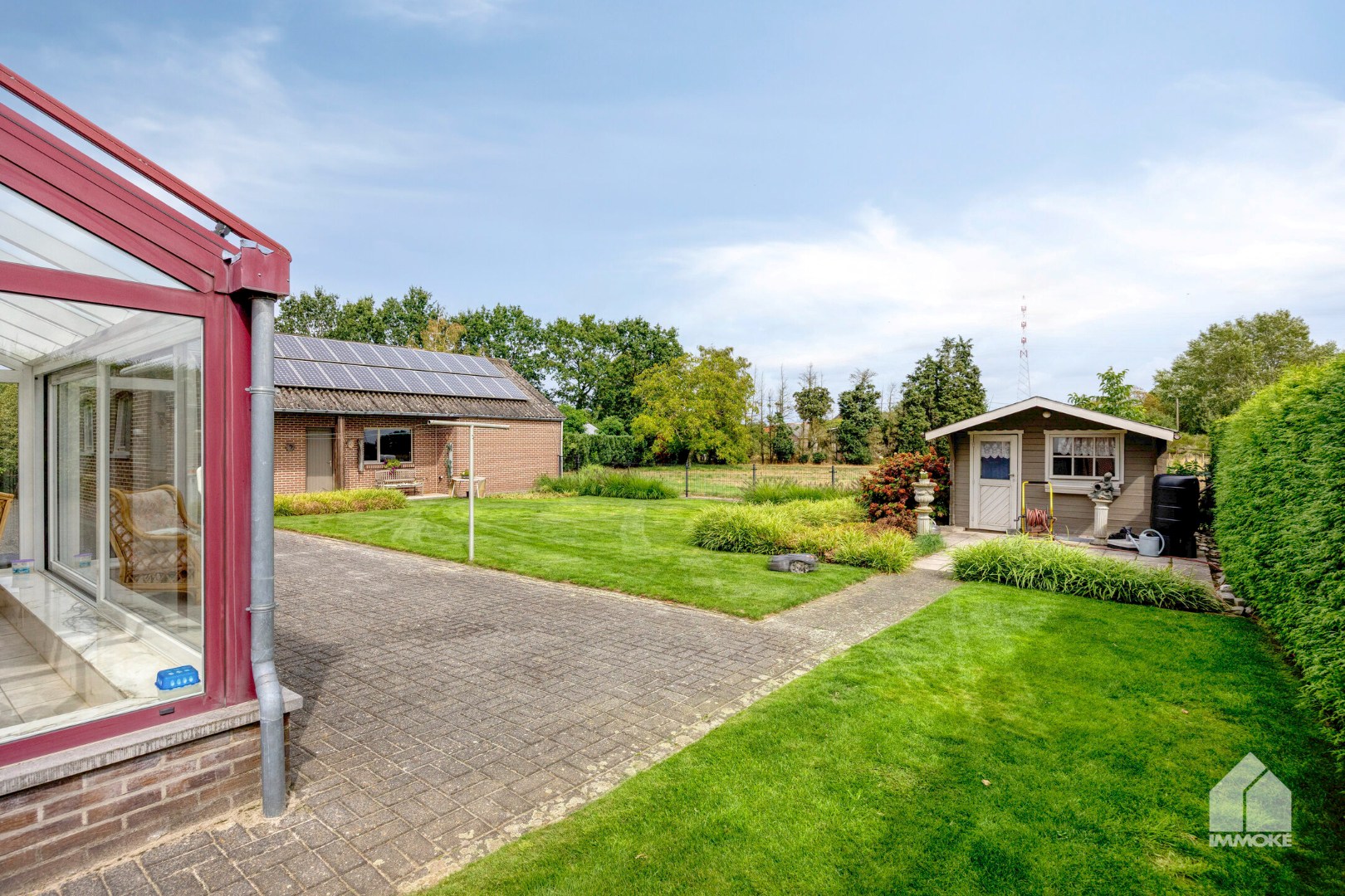 Stijlvol landhuis op 14a 88ca met aangrenzend weiland van 35a 5ca. 