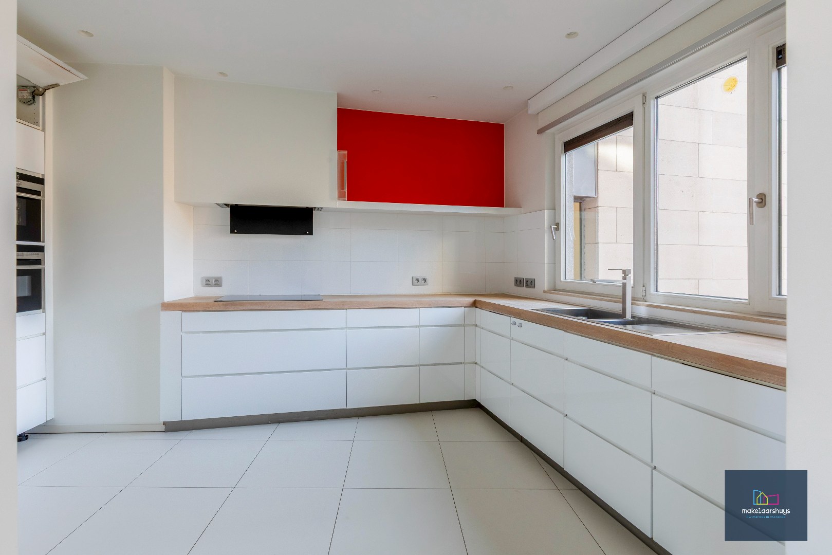 Luxueus duplex appartement   te Kouterhof met 2 slaapkamers , terras en  garageplaats 