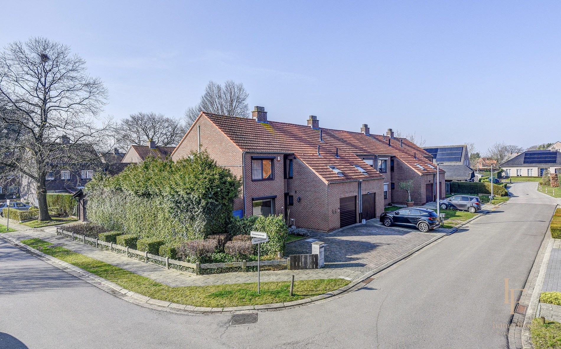Charmante gezinswoning met groot terras en tal van mogelijkheden! 