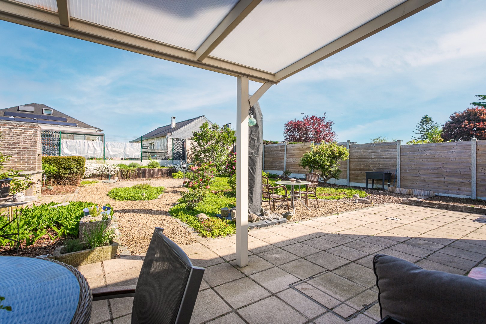 Instapklare gezinswoning met 3 slpk. en ruime tuin 