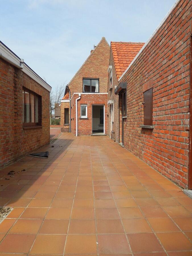 Ruime woning met zuidgerichte tuin 