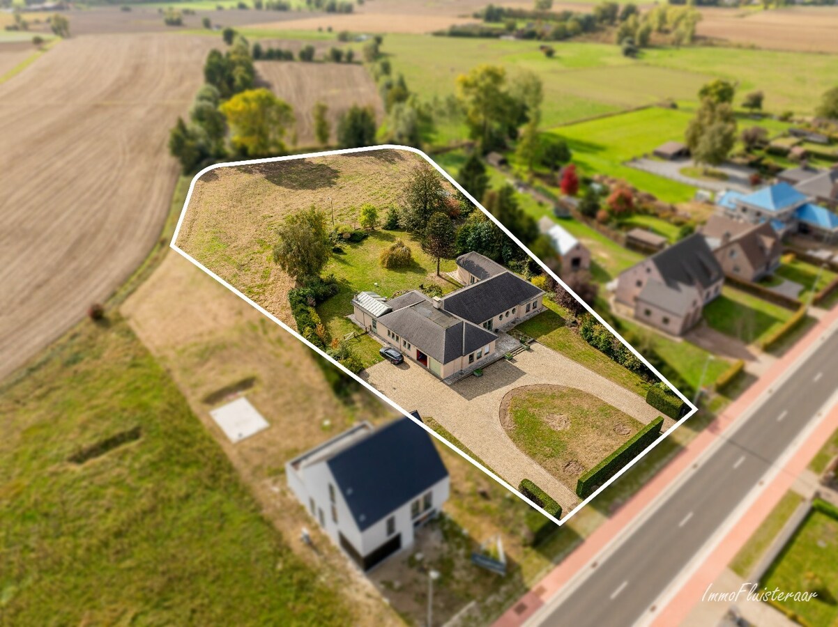 Goed gelegen ruime villa met weiland 