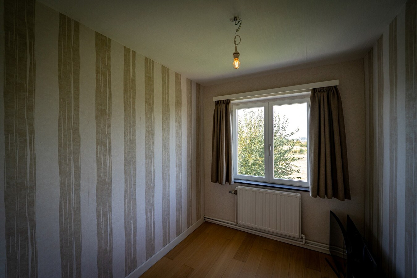 Renovated property with drained track and pasture on approximately 16 ares in Mielen-boven-Aalst. 