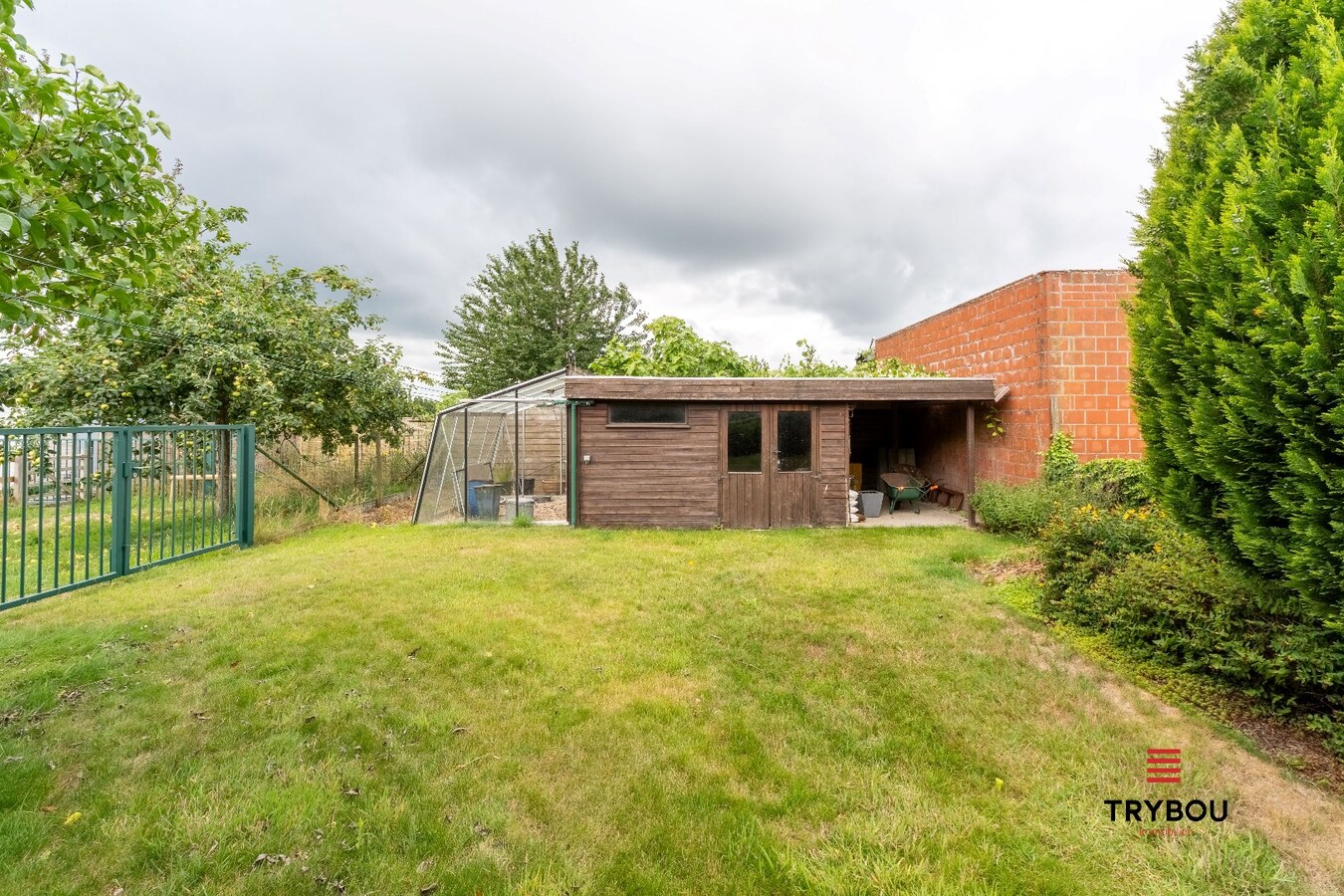 Te koop handelszaak + woning 