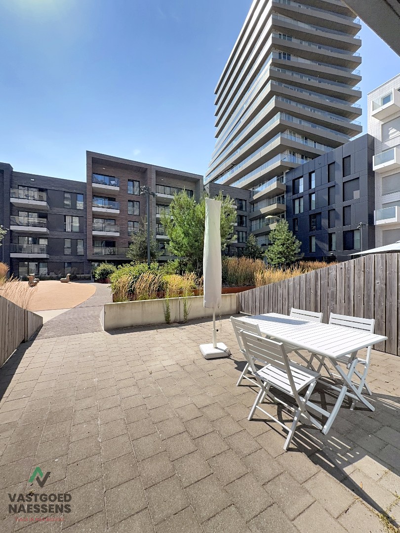 SCHITTEREND DUPLEX-APPARTEMENT – 3 SLPK – 2 BADKAMERS – ZONNIG TERRAS 