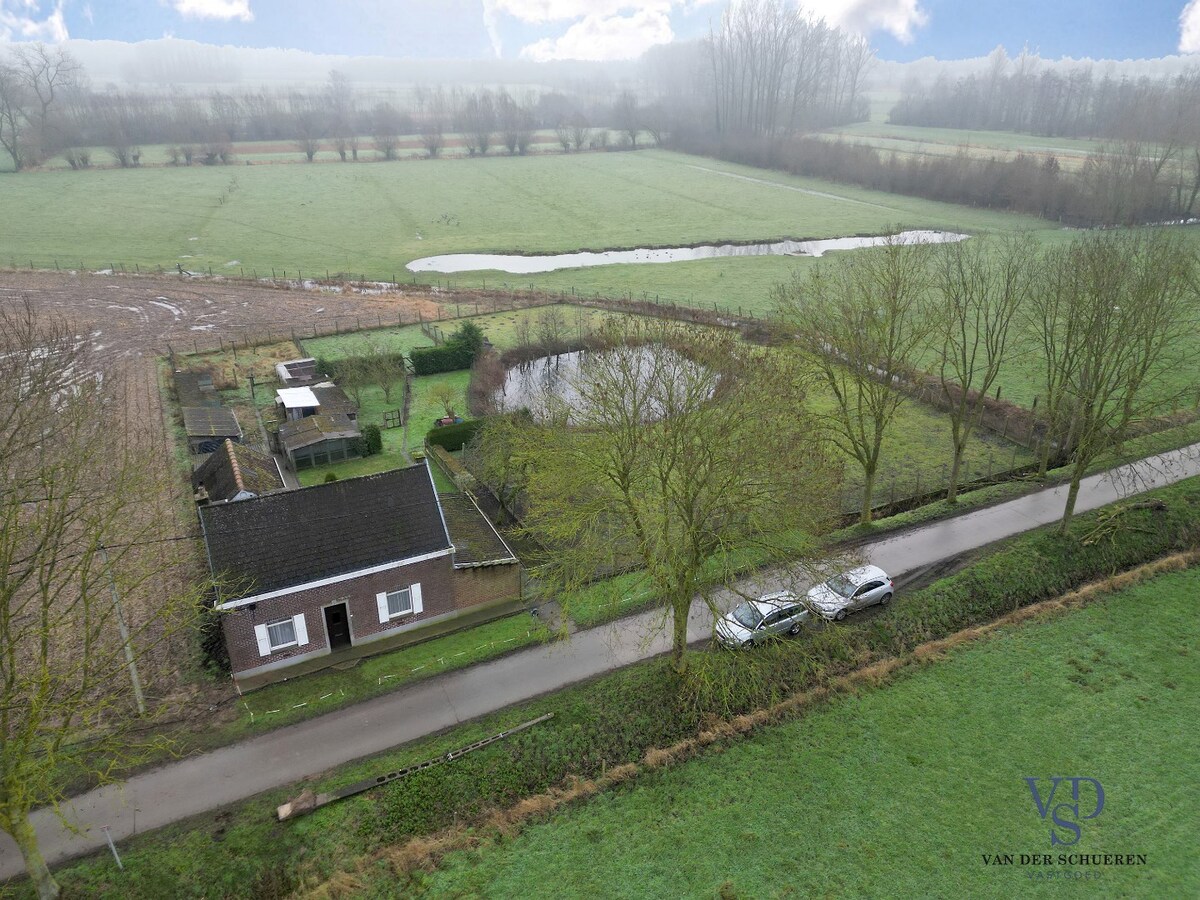 Exceptioneel gelegen eigendom met mogelijkheden! 